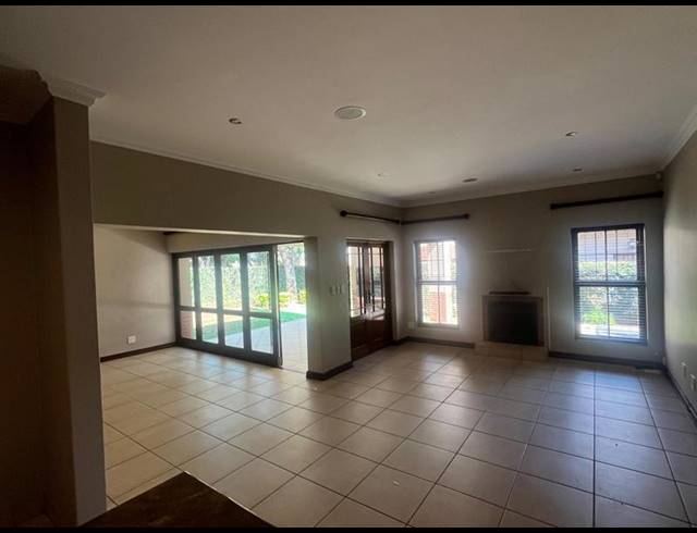 3 BEDROOM CLUSTER FOR SALE IN MENLO PARK